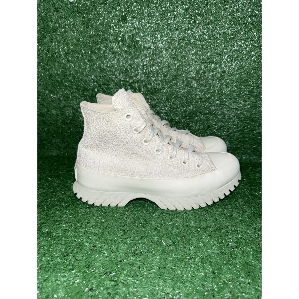Converse Chuck Taylor All Star Lugged 2.0 Women's Size 7.5 White Platform Shoes